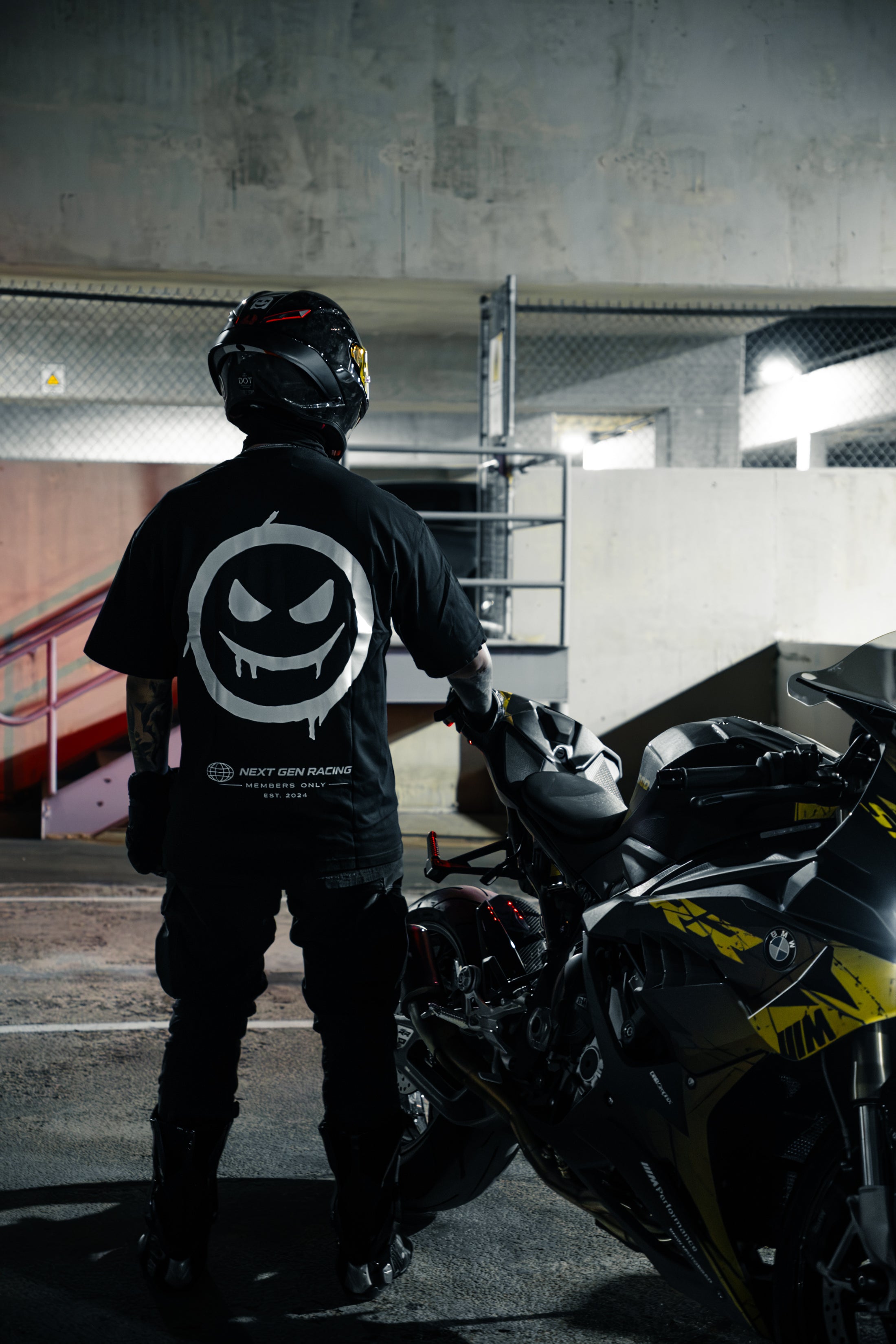 REFLECTIVE LOGO TEE