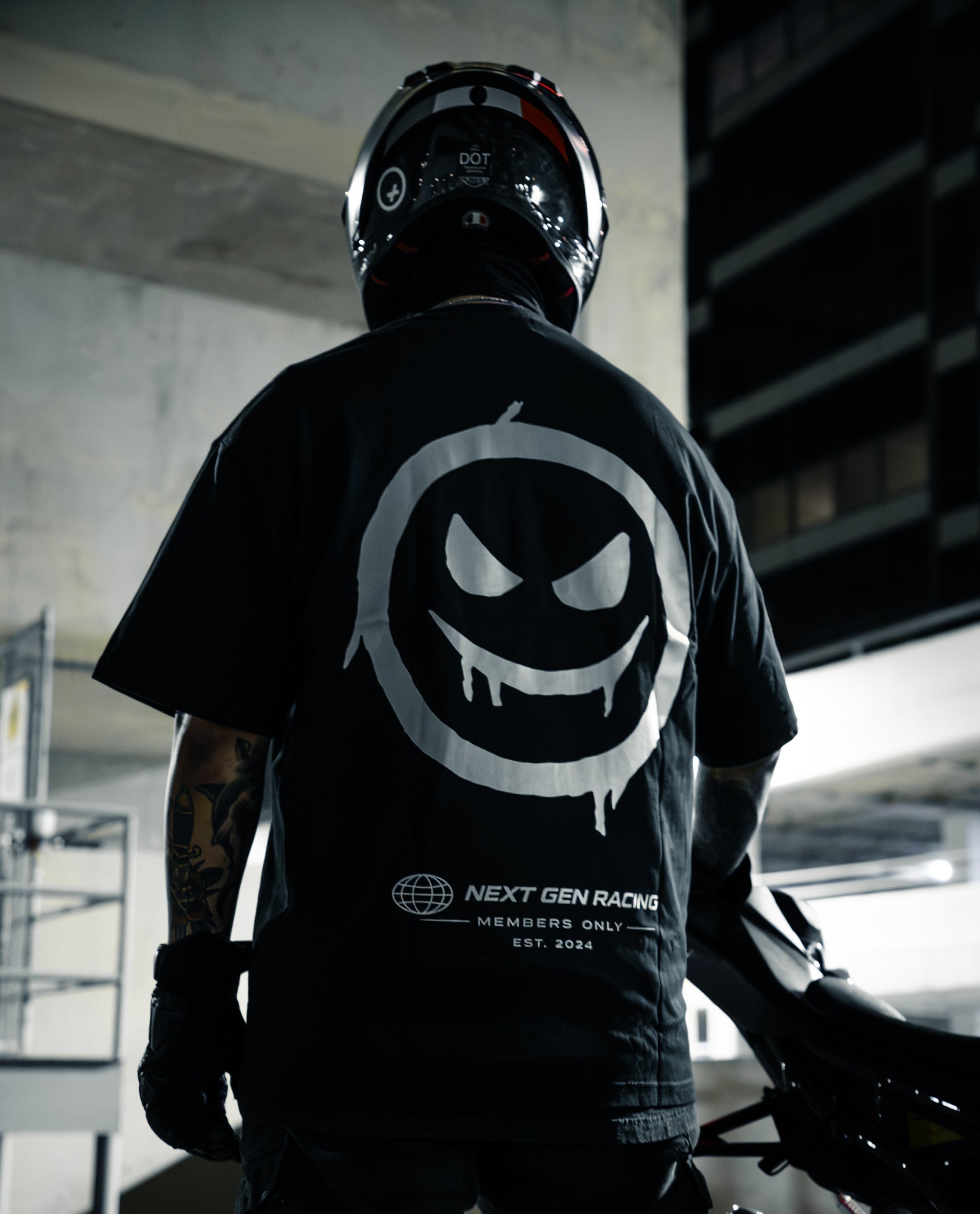REFLECTIVE LOGO TEE