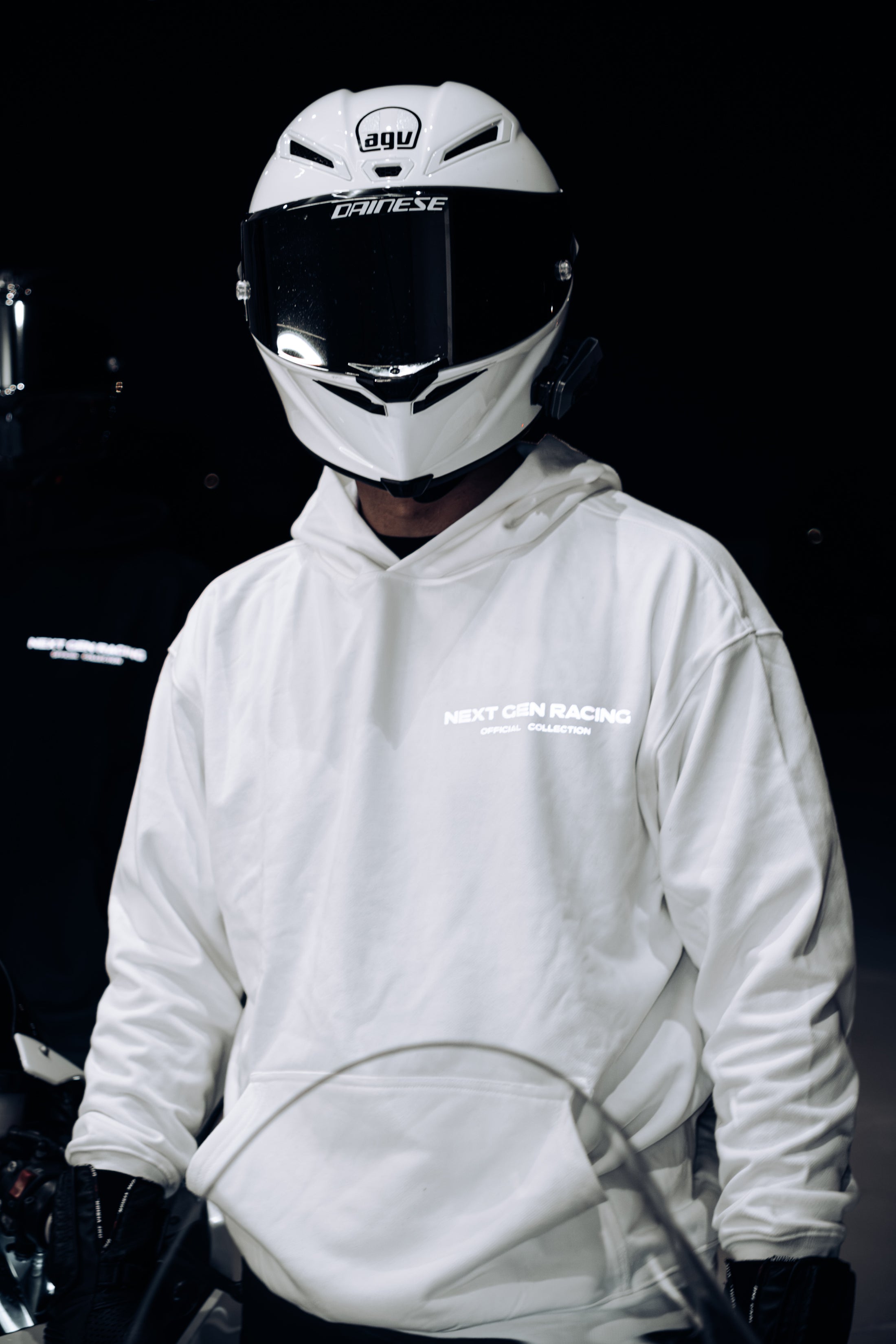 "CATCH UP" REFLECTIVE HOODIE (WHITE)