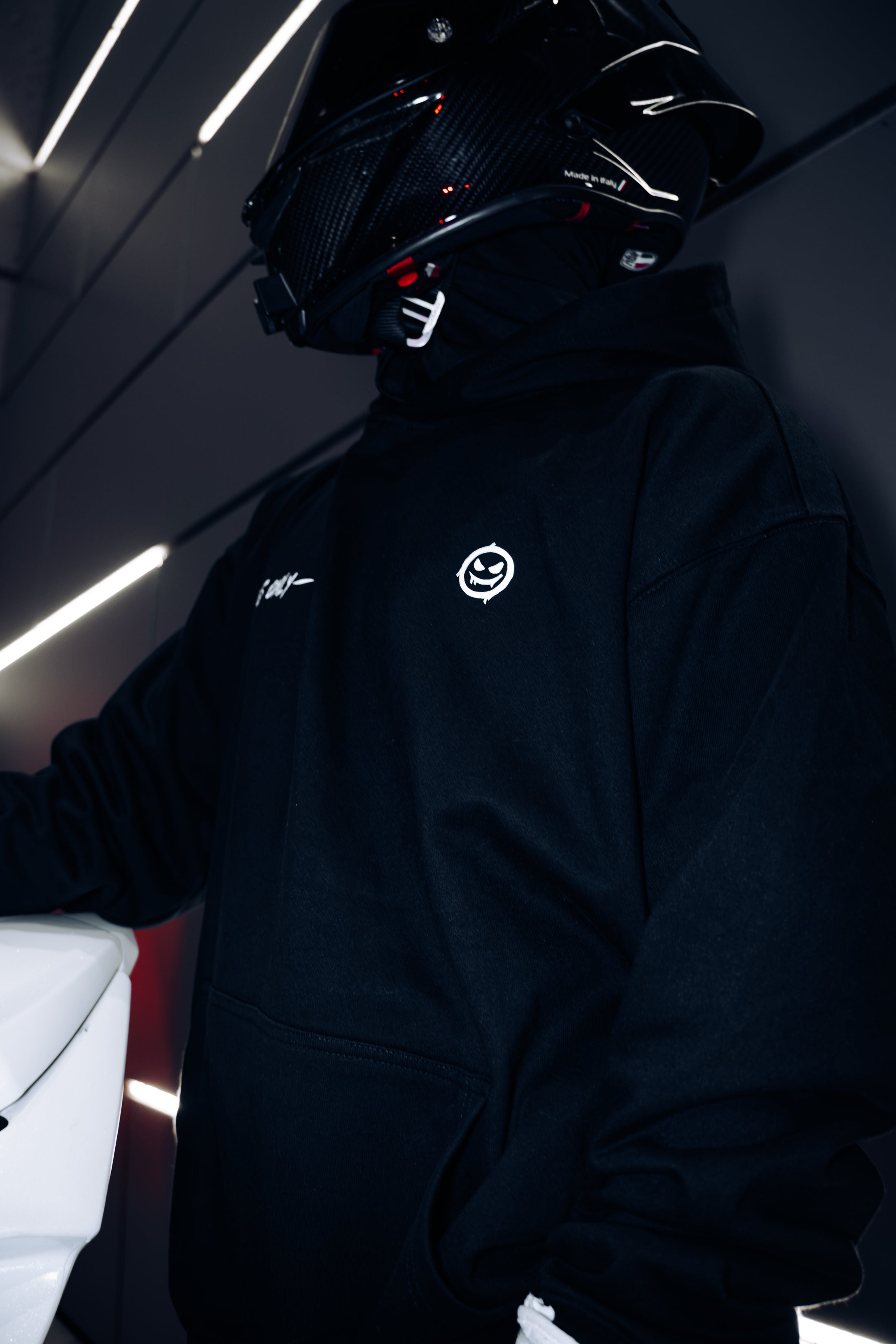 "CHASE ME" REFLECTIVE HOODIE
