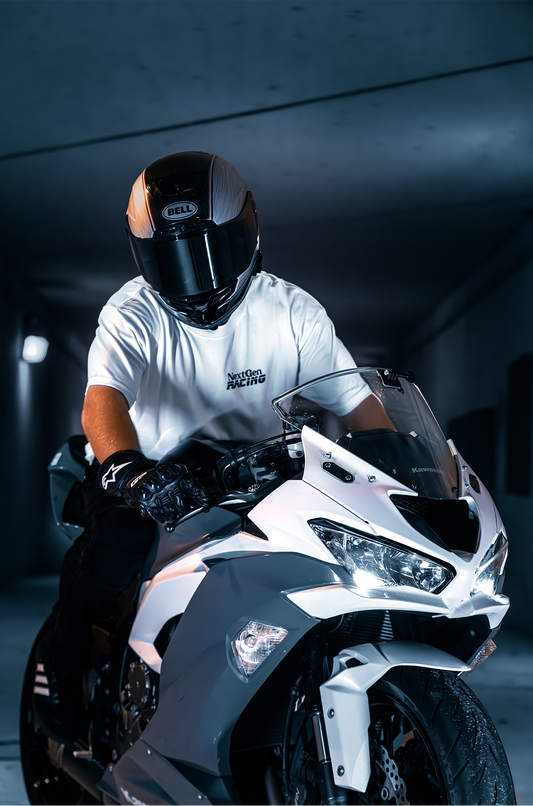 WHITE "CHASE ME" TEE